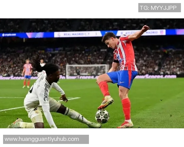 卡马文加或将转型左后卫应对法国中场竞争激烈局面