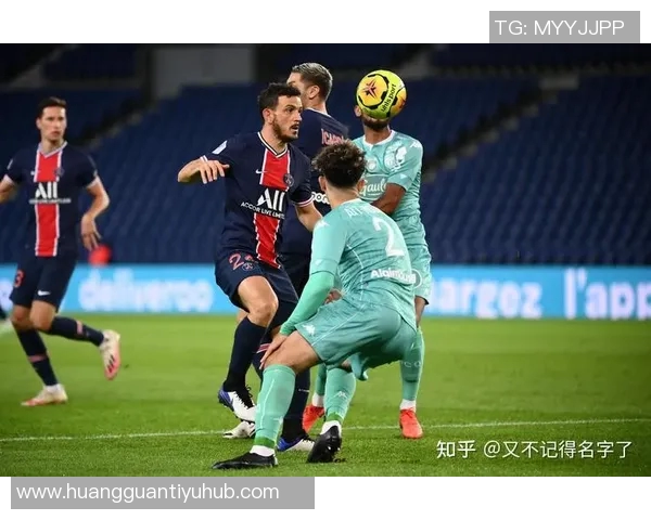 摩纳哥与巴黎对裁判VAR判罚不满卡马拉科雷尔红牌引发激烈争论