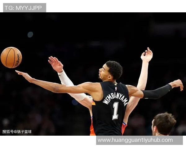 NBA精彩回顾马刺战胜狼队雷霆压制热火勇士轻松战胜黄蜂开拓者力克湖人