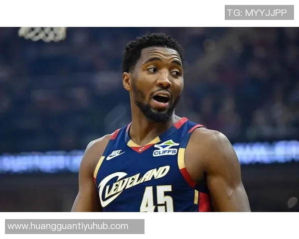 米切尔短暂出场表现平平18分钟内仅得7分助攻两次 米切尔短暂出场表现平平18分钟内仅得7分助攻两次